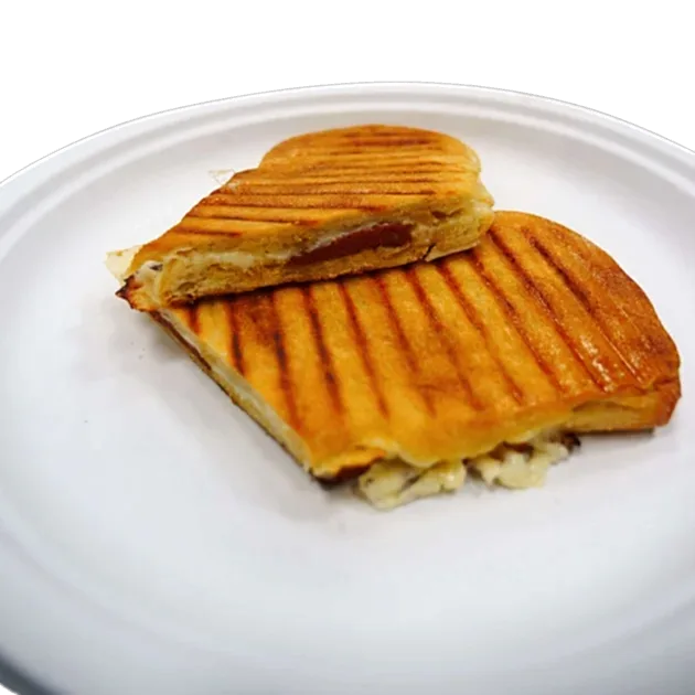 Tost (Panini w Turkish Sucuk)